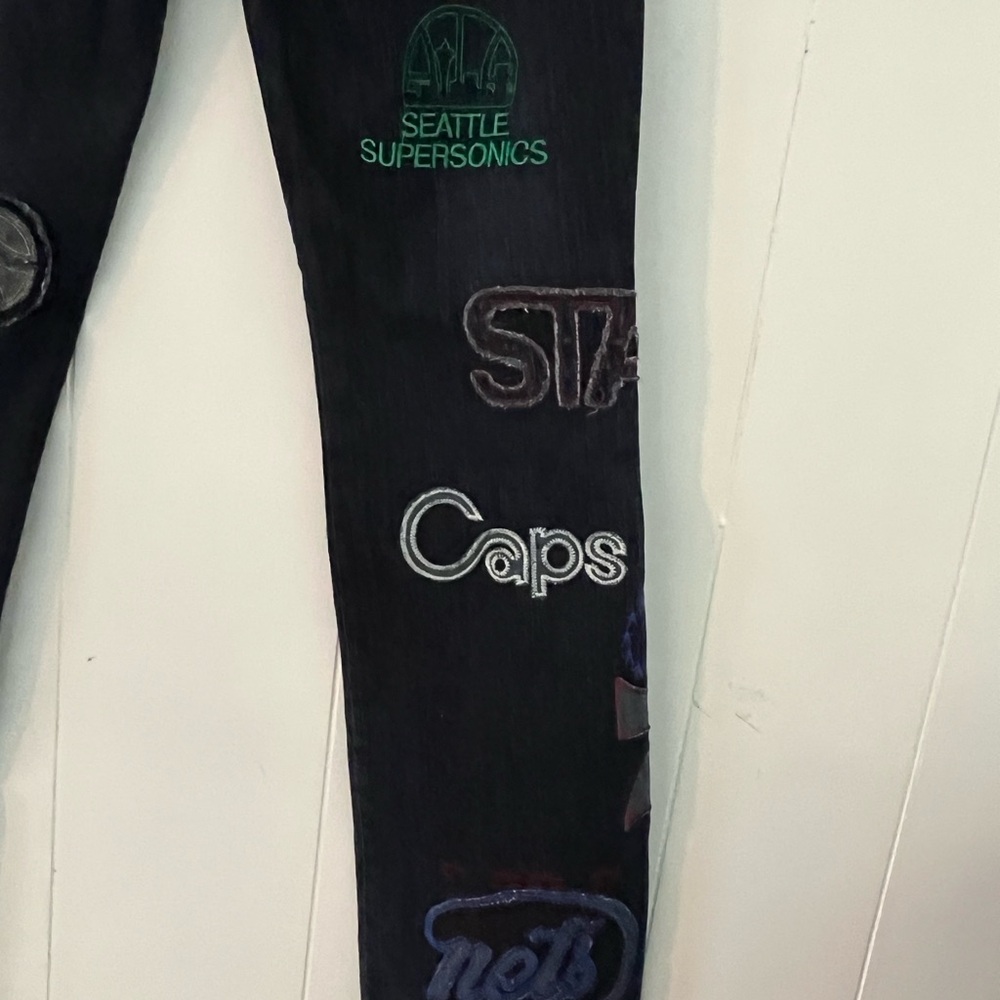 NBA Hardwood Classics Sports GIII By Carl Banks Vintage Embroidered Jeans Sz 11 - Picture 16 of 16